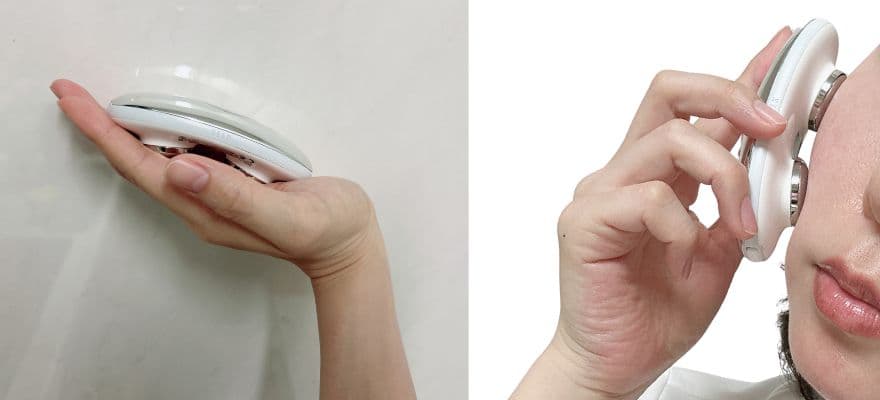 ZIIP HALOを手に持って頬に当てている使用イメージ写真