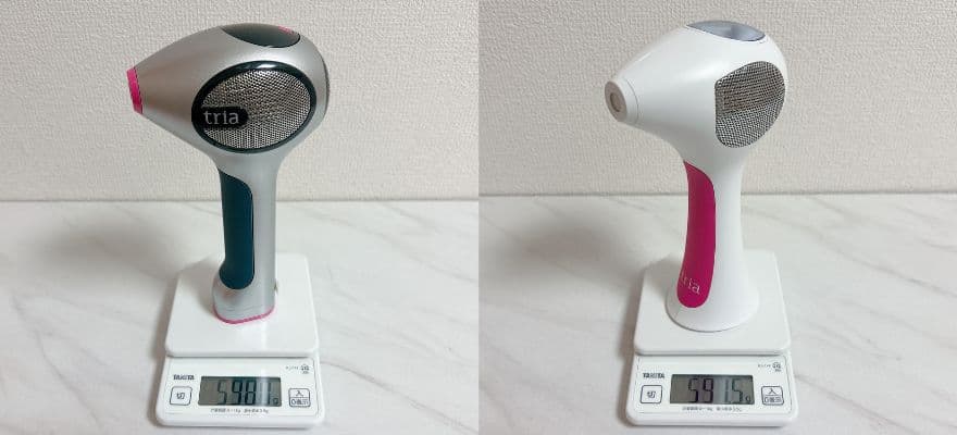 トリア4Xの第2世代(左・598g)と旧型(右・591.5g)をはかりで量った写真
